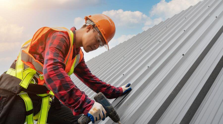 Expert new roof installation services in Wood River, IL